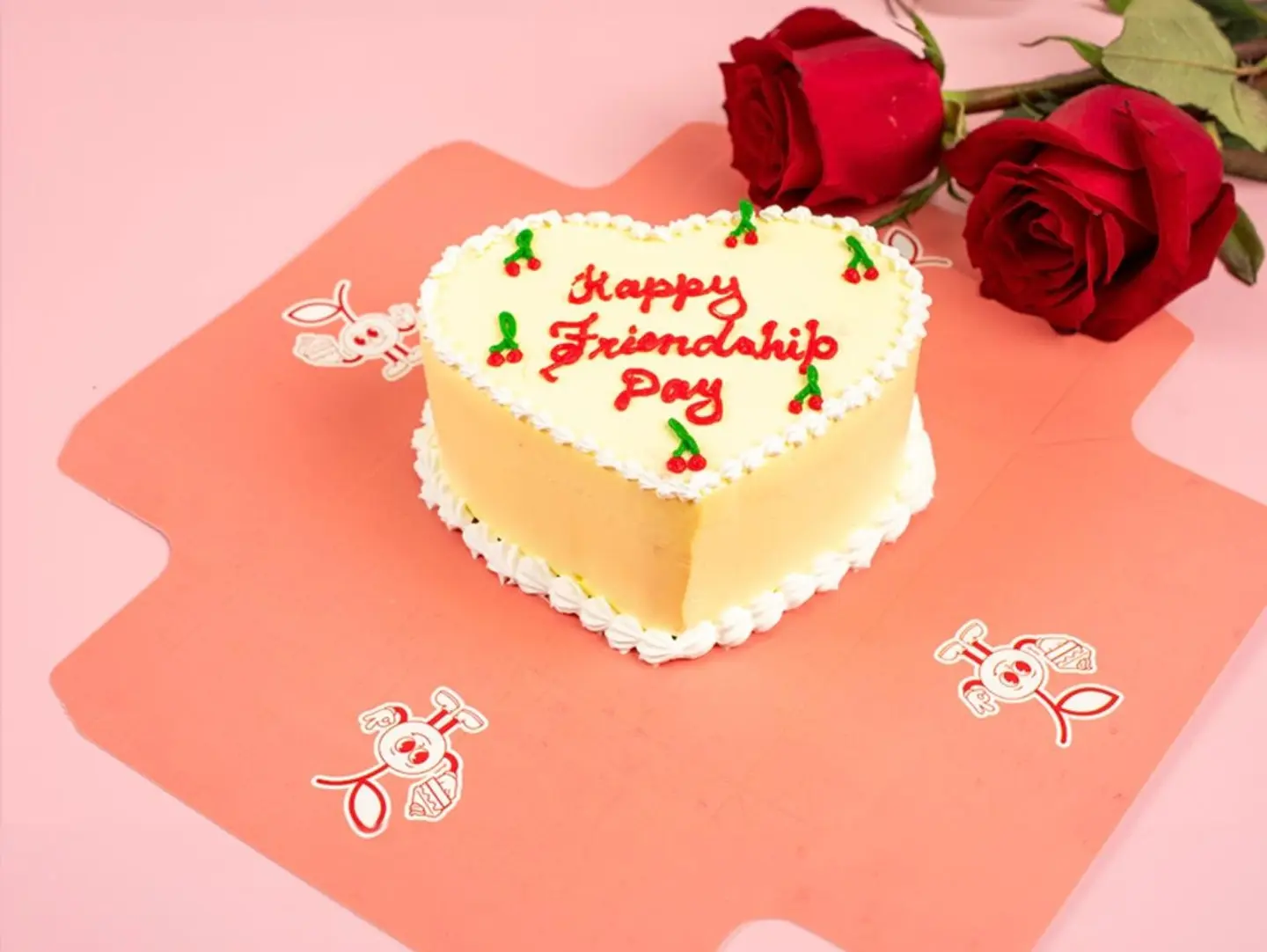 كعكة الصداقة من القلب