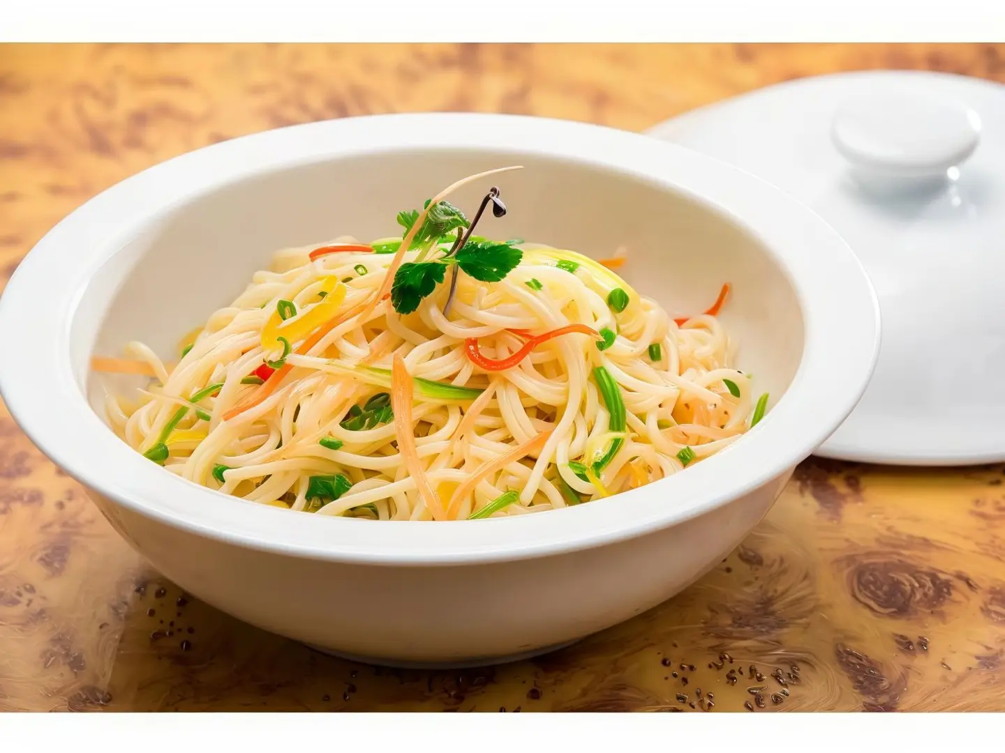 نودلز بالمكسرات