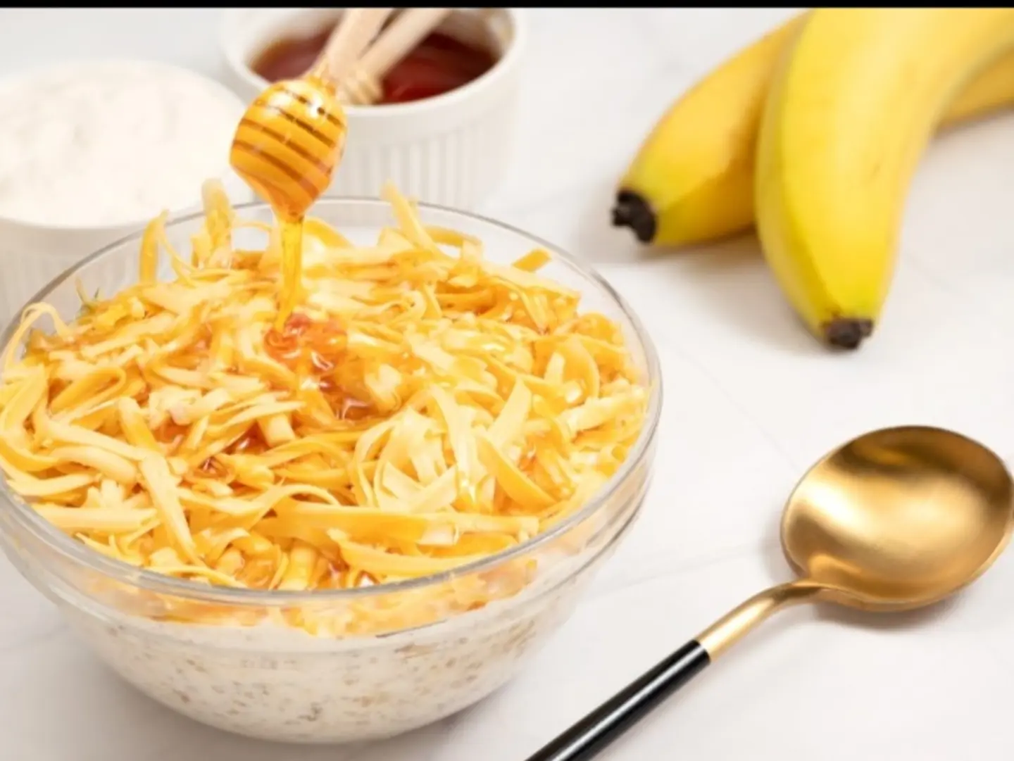 Masoob With Cream, Honey, And Cheese