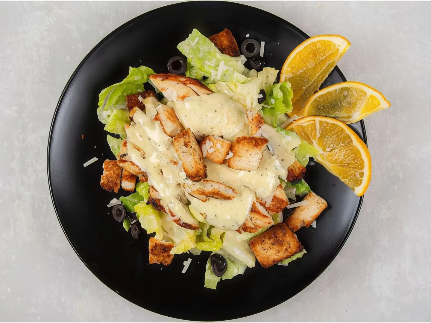 سلطة القيصر مع الدجاج