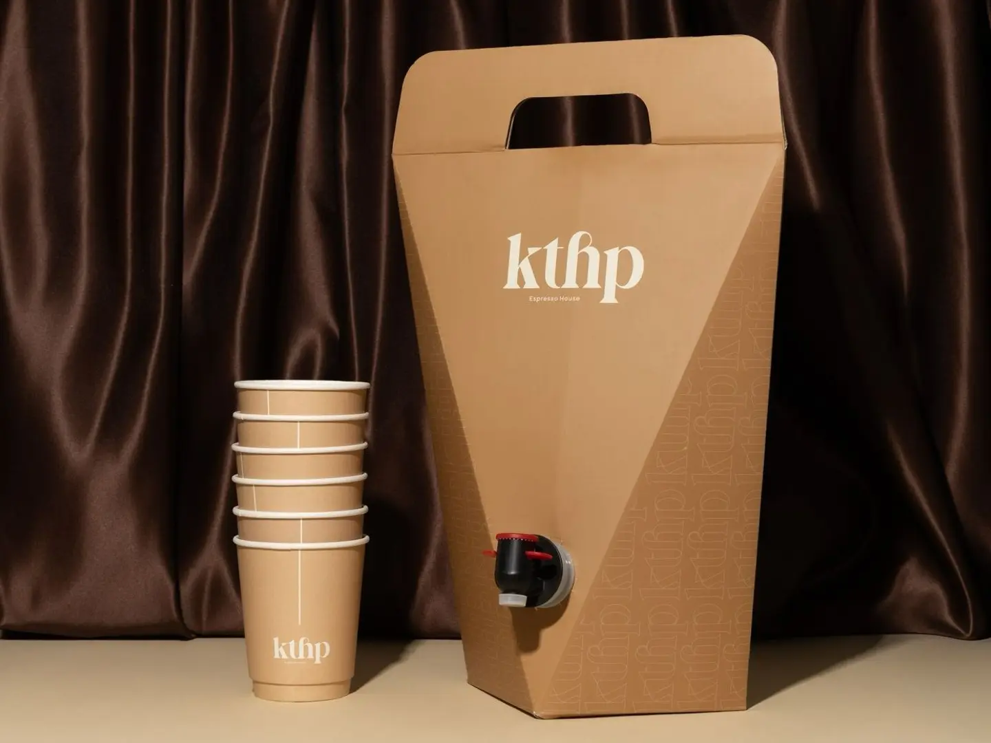 بوكس قهوة اليوم حار