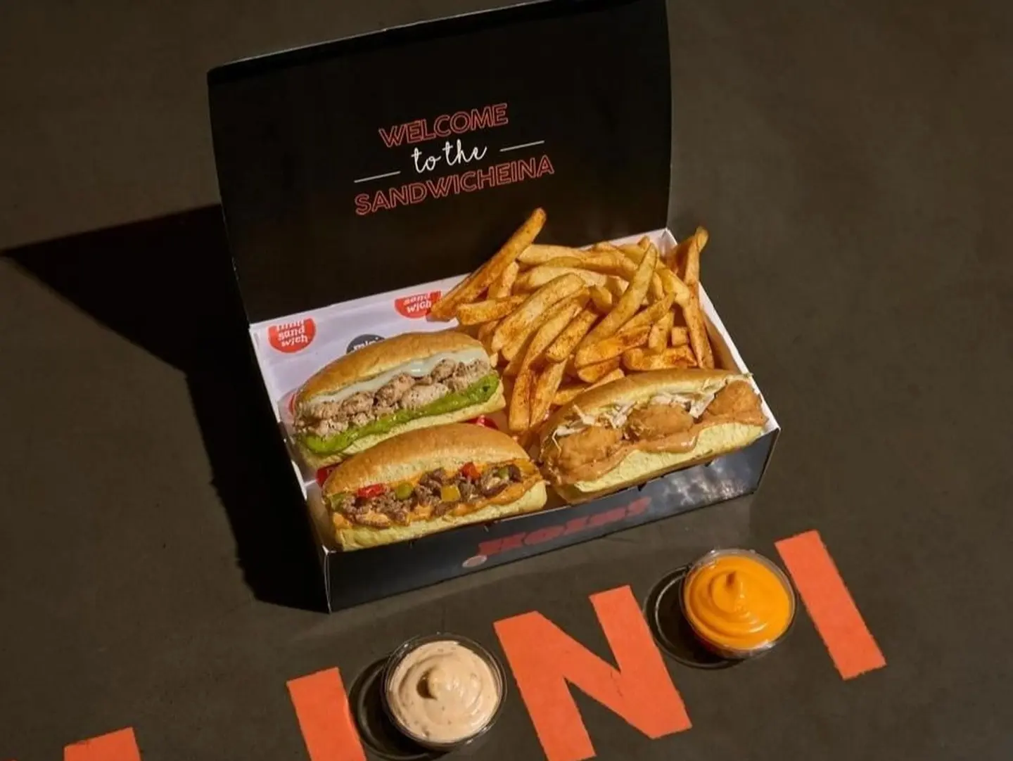 بوكس ال 3 ساندوتشات