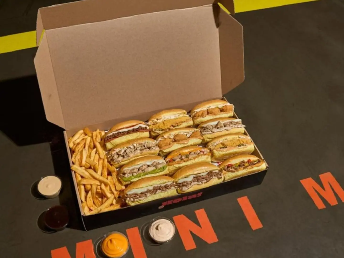 بوكس ال 12 ساندوتش