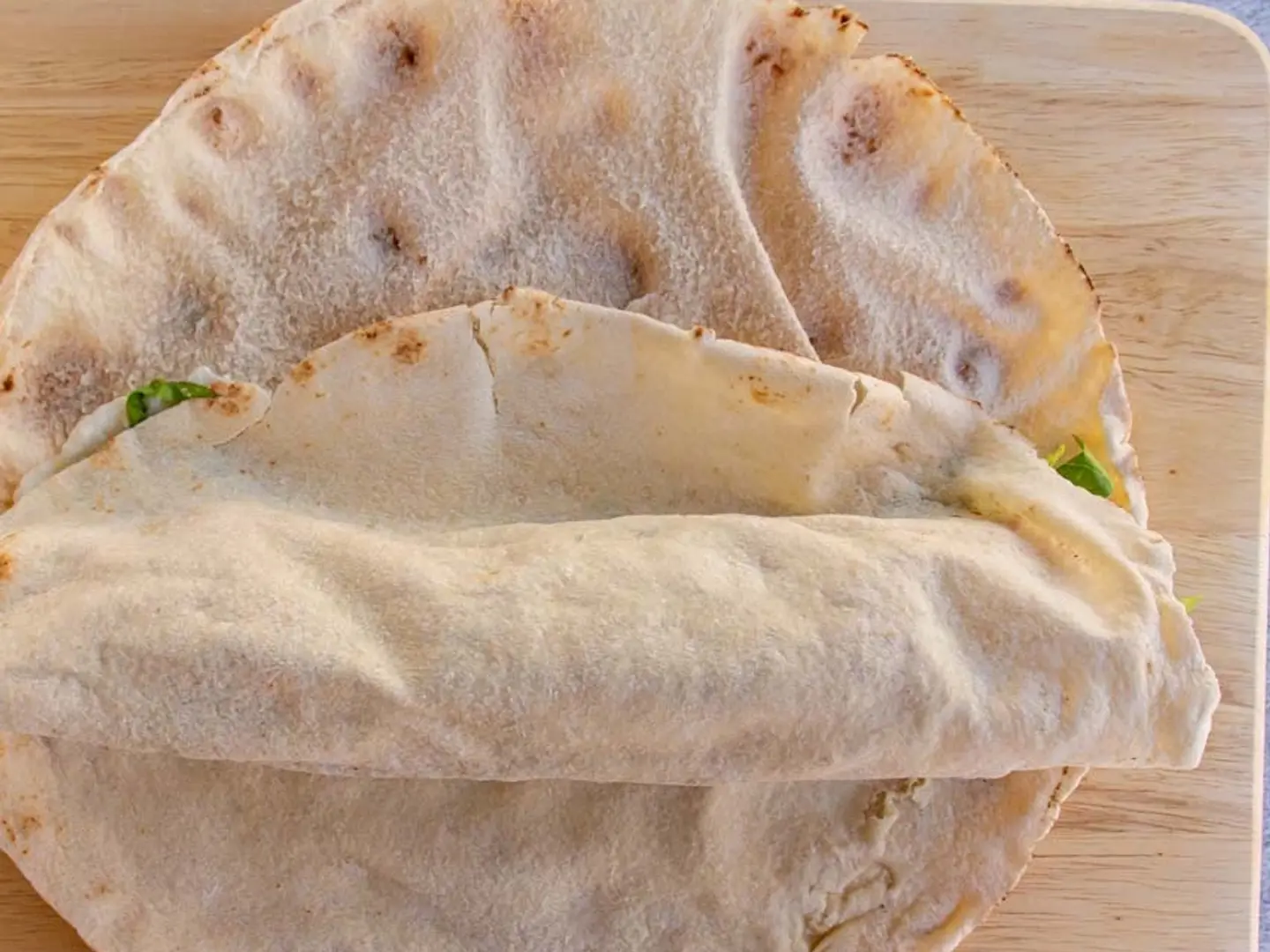 خبز عربي