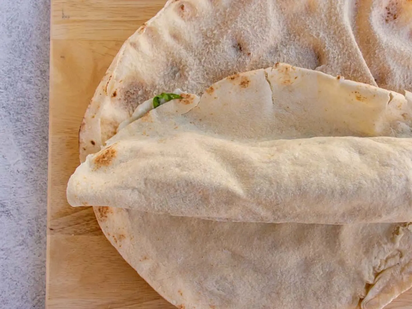 خبز عربي حار