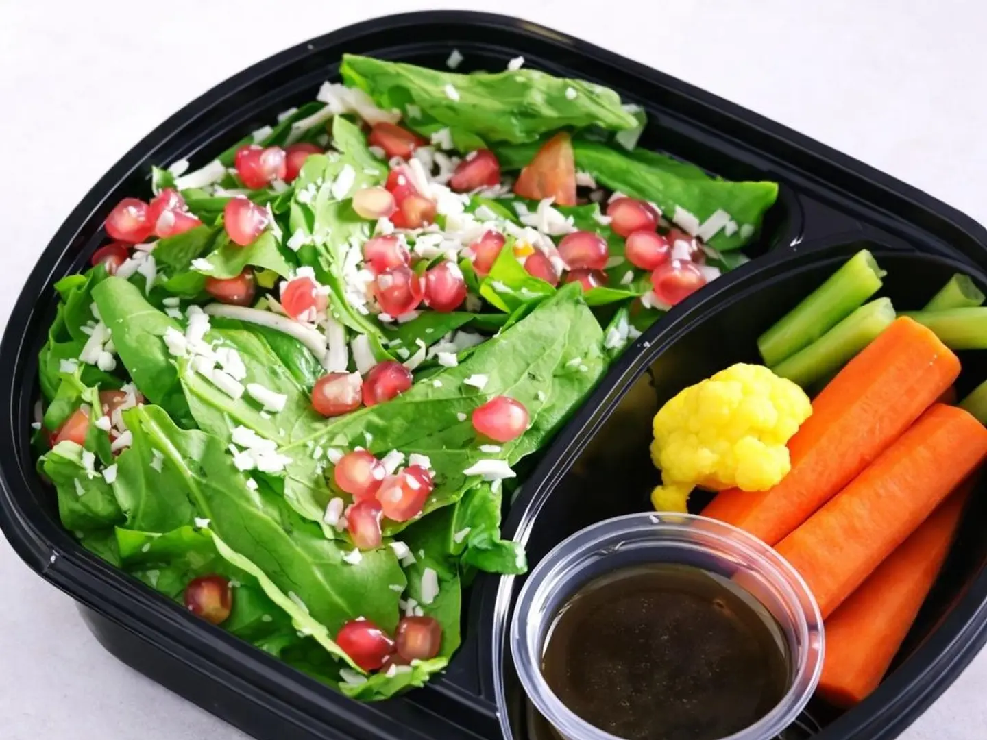 سلطة رمان روكا