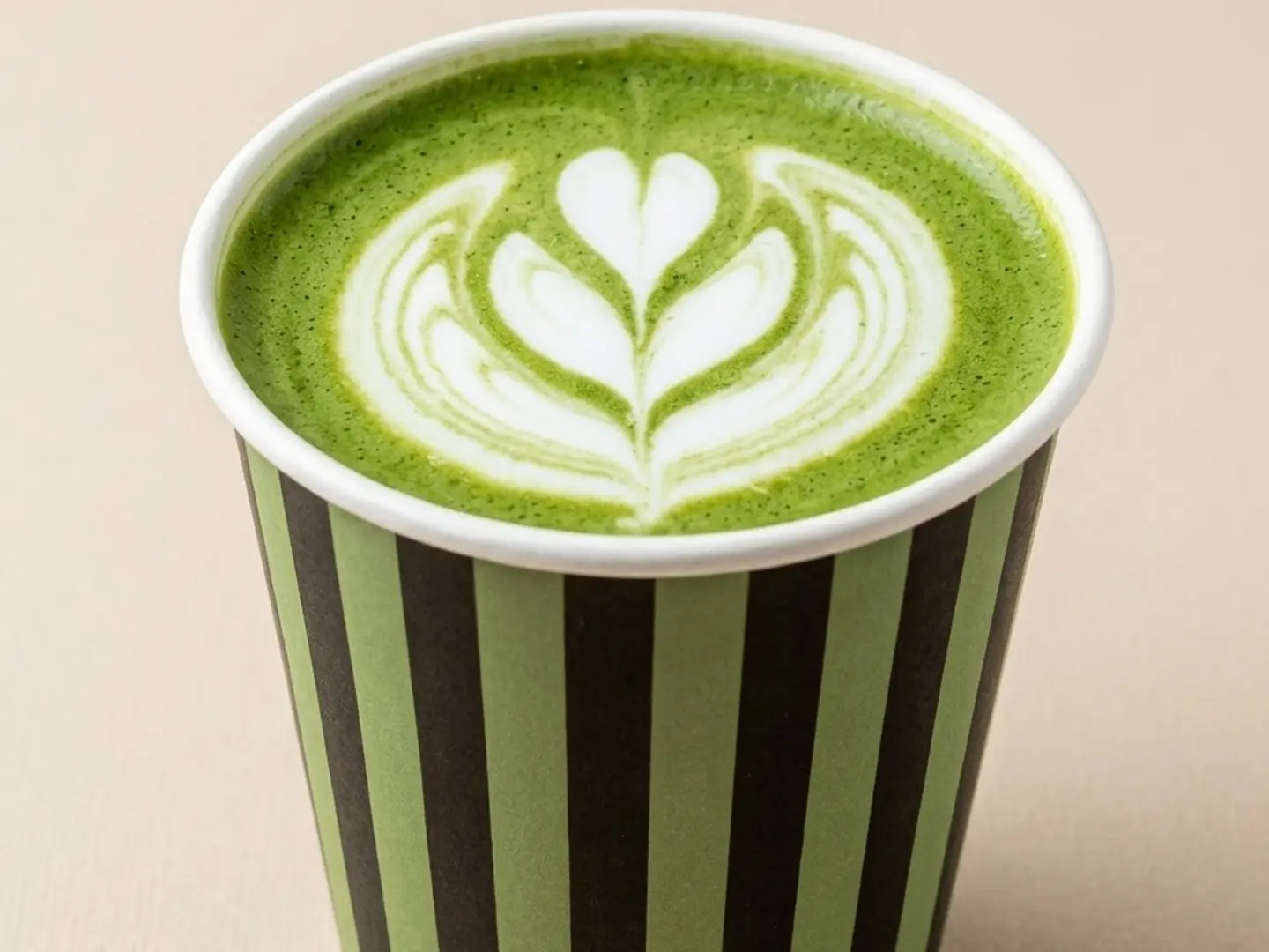 ماتشا لاتيه حار