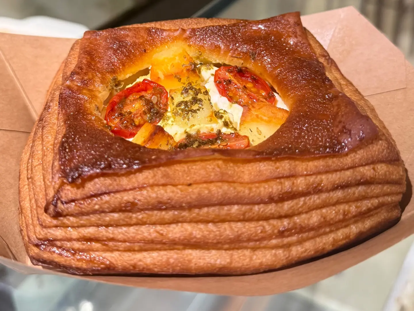 كرواسون جبن حلومي