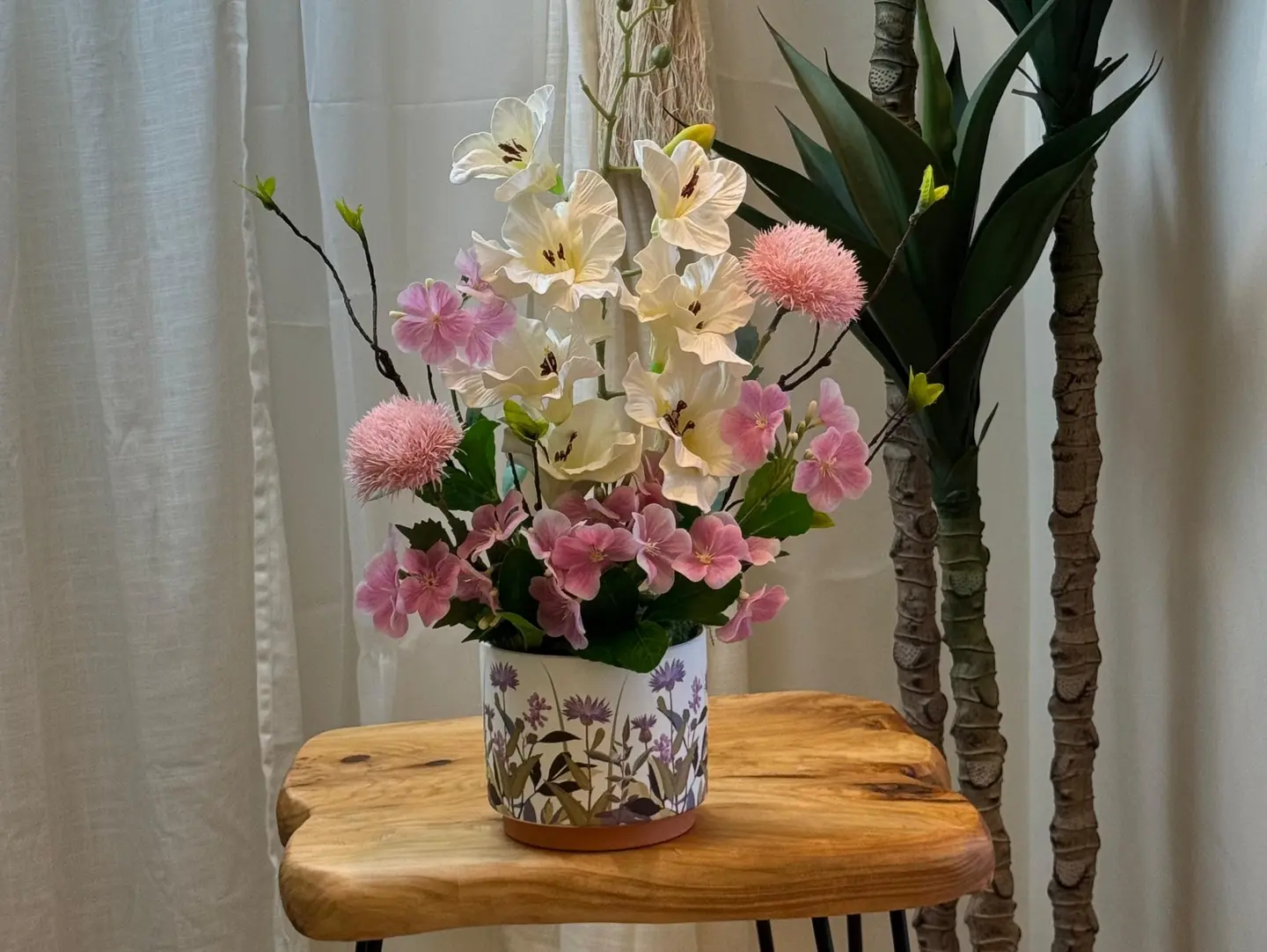 Andalusian Drawing Vase