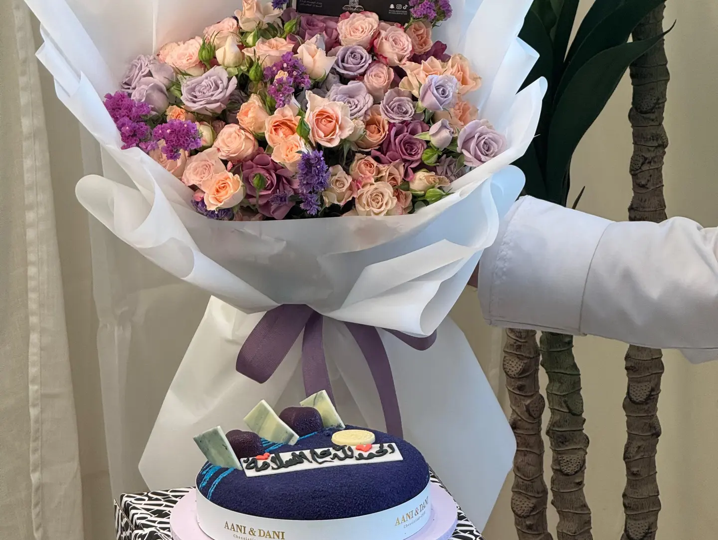 Ini And Dani's Cake With Roses