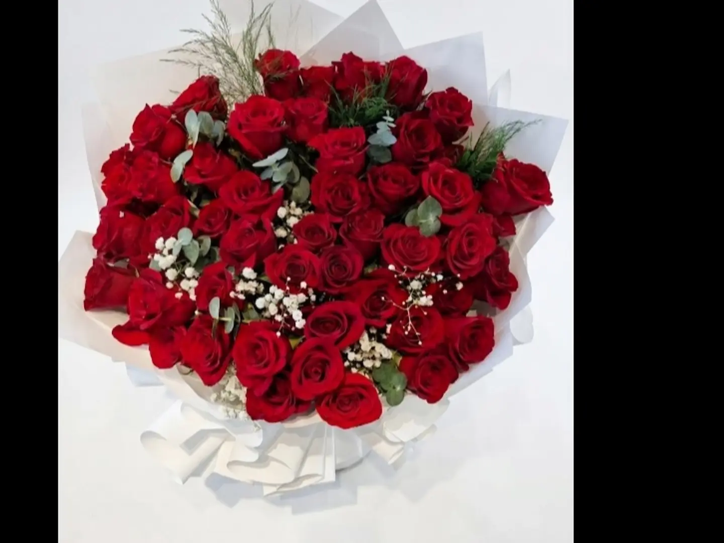 Rose And Gory Bouquet