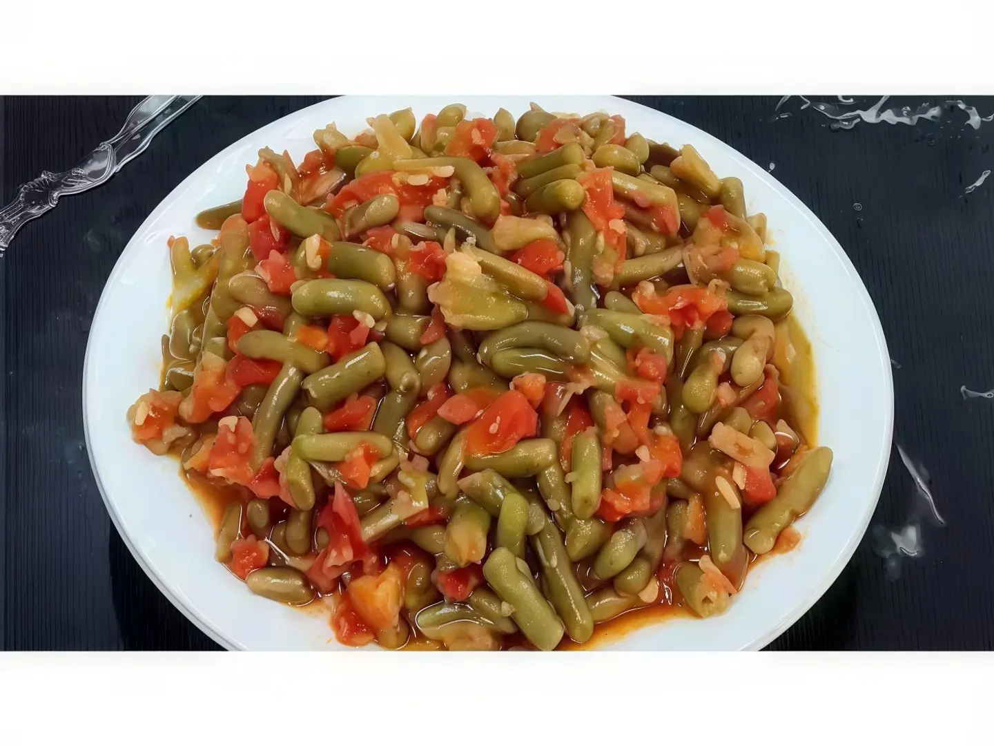 ‏فاصوليا بالتونة