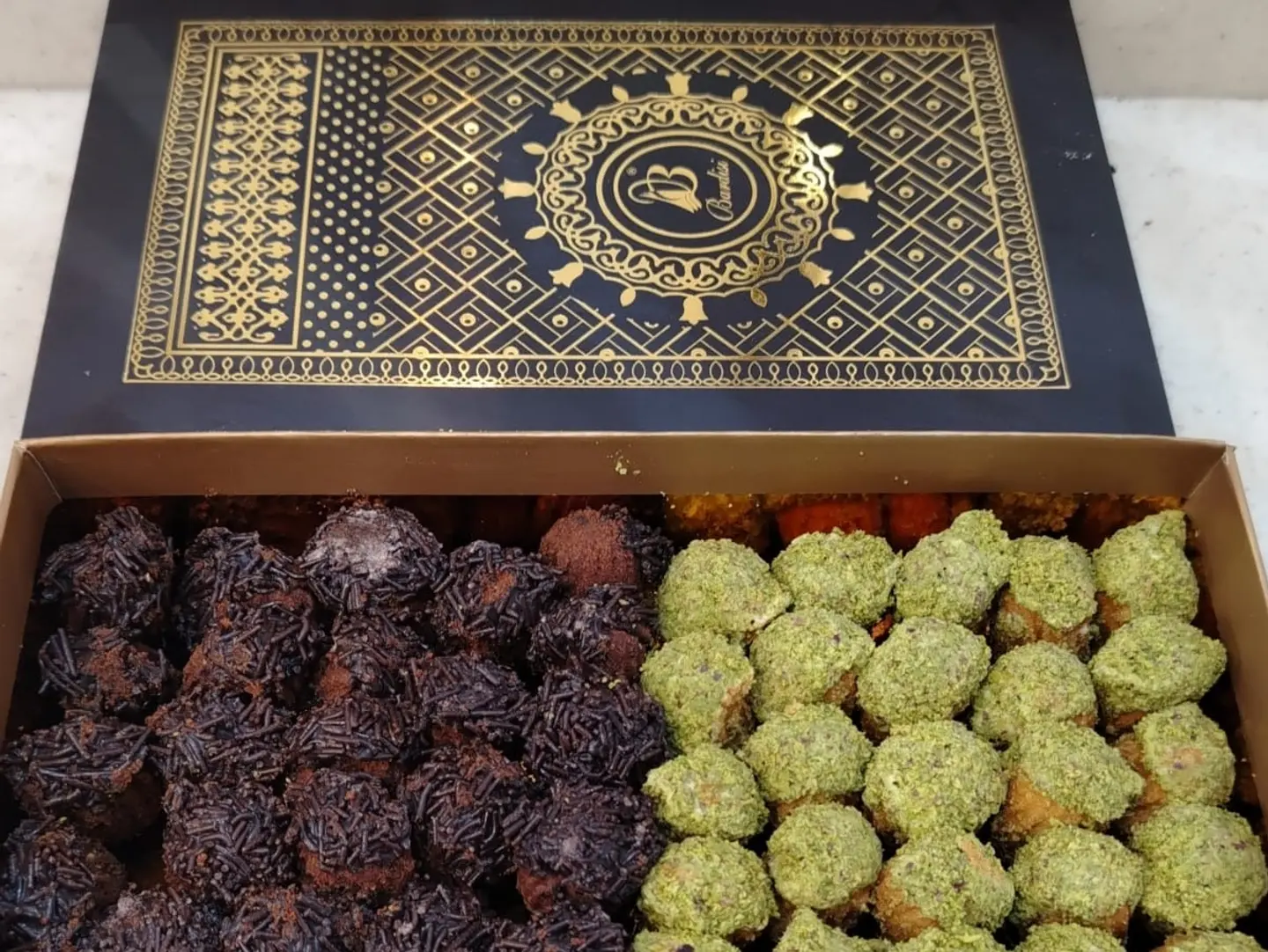 Pardesi Mixed Petit Four