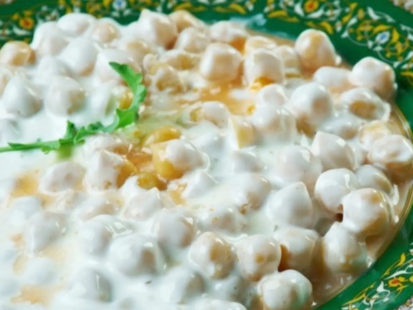 Levantine Hummus Plate With Tahini