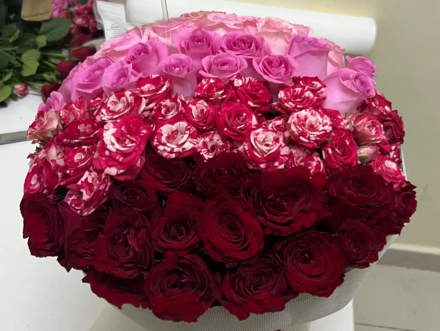 باقة يد دائرية الشكل أنيقة