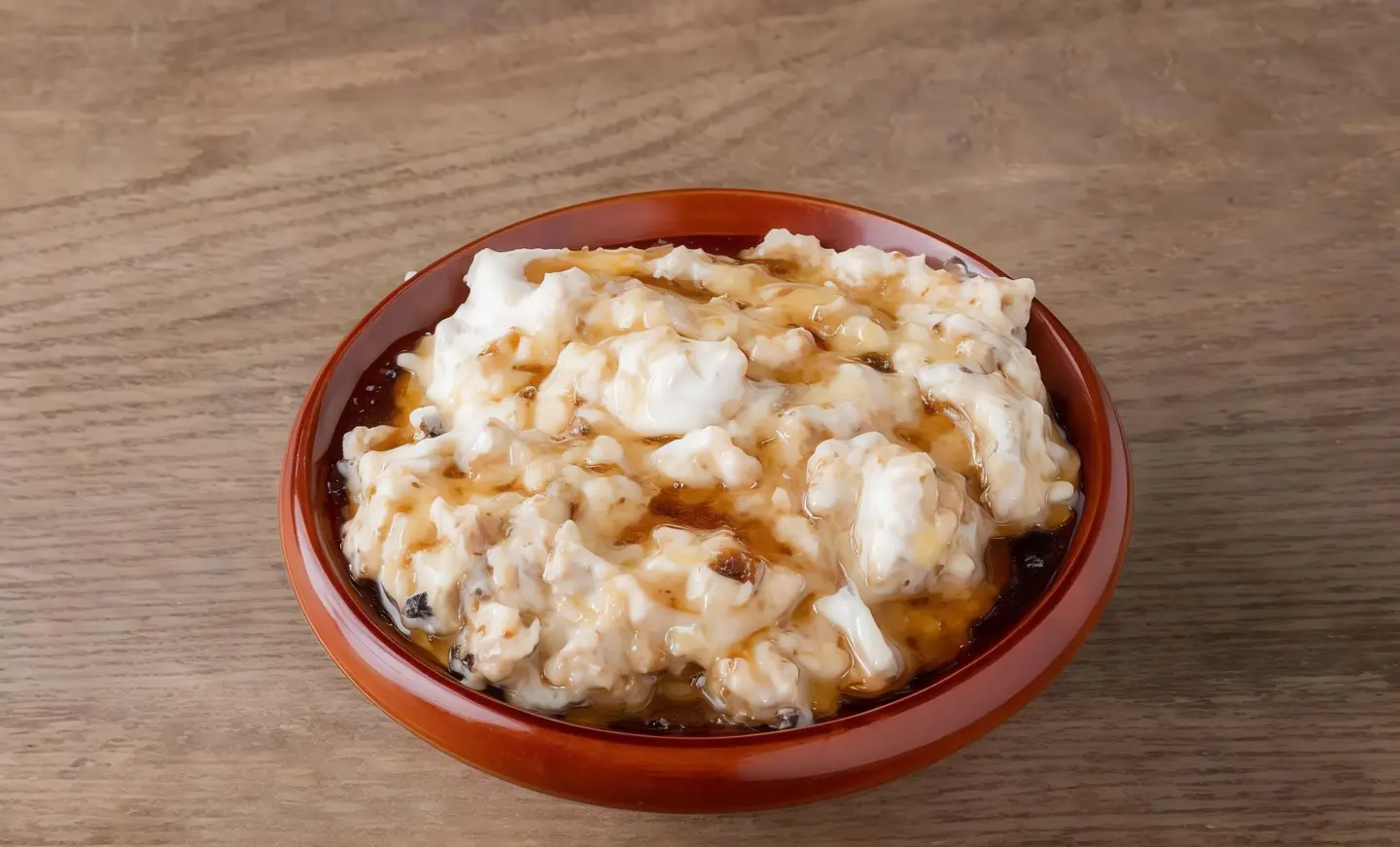 Date Fattet With Cream And Honey