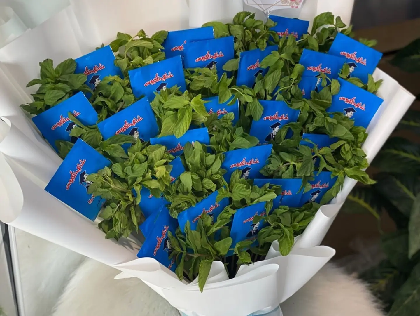 Winter Bouquet, Tea With Mint