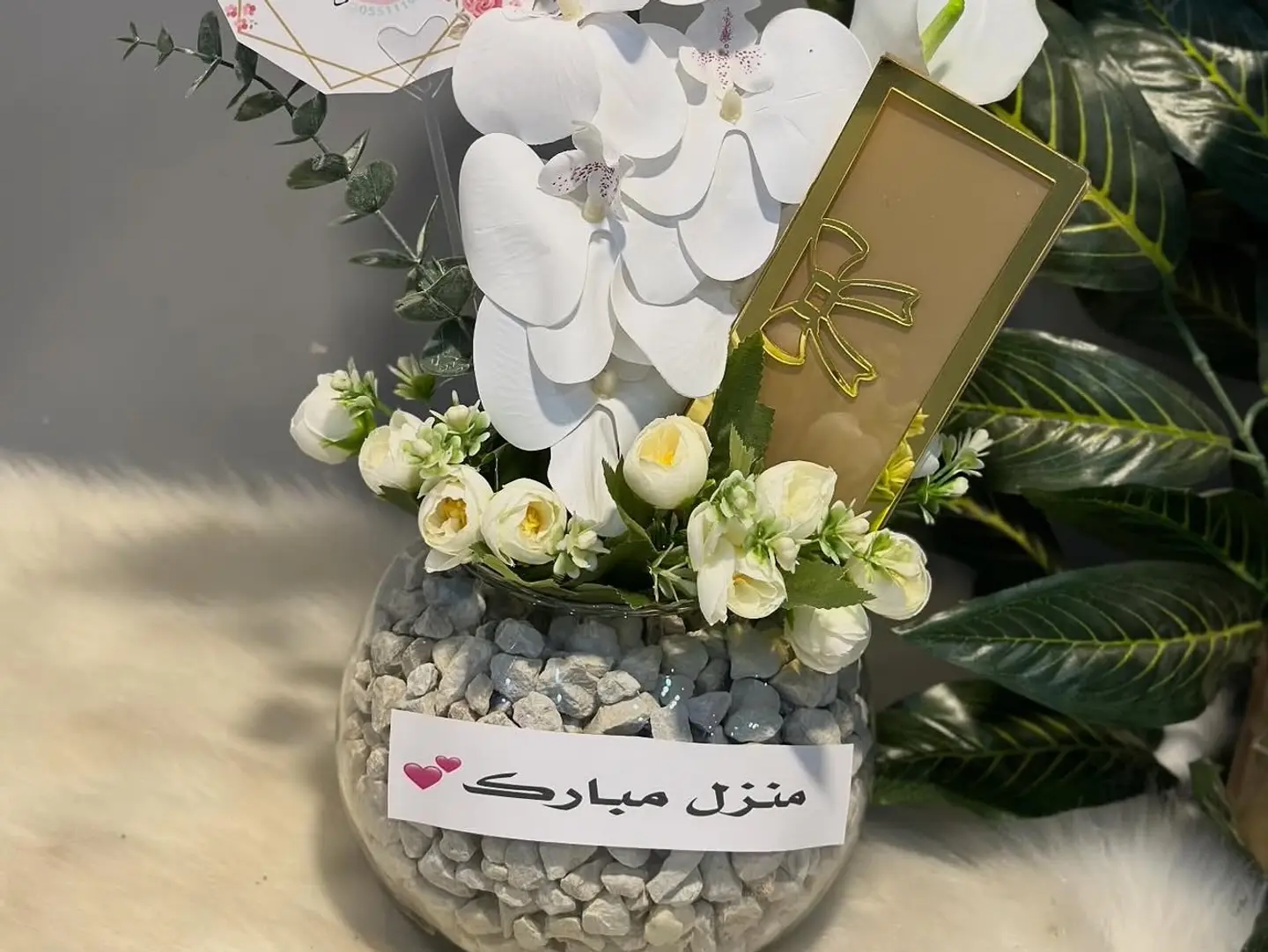 Home Flower Vase With An Acrylic Money Envelope