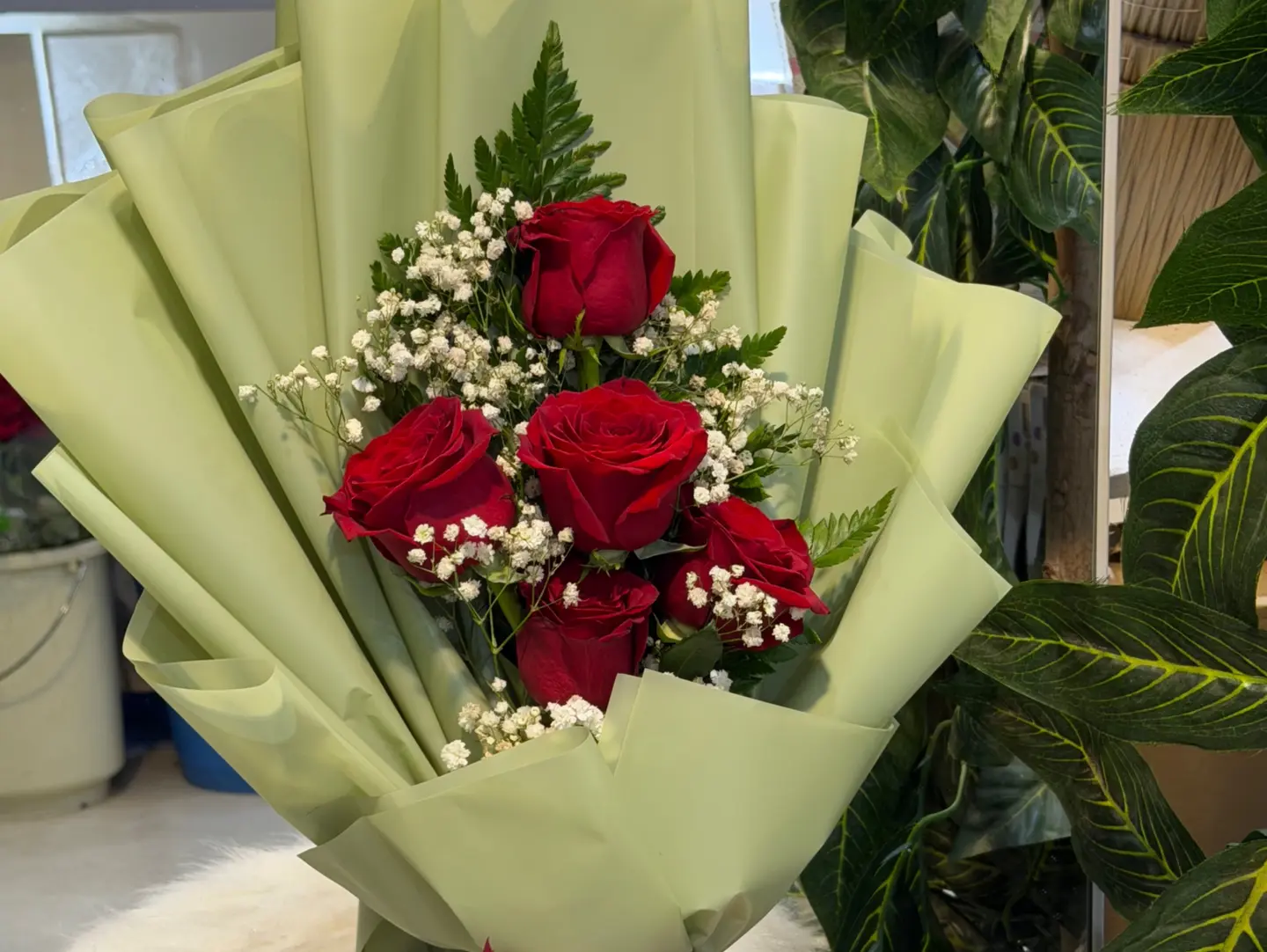 Bouquet Of 5 Red Roses