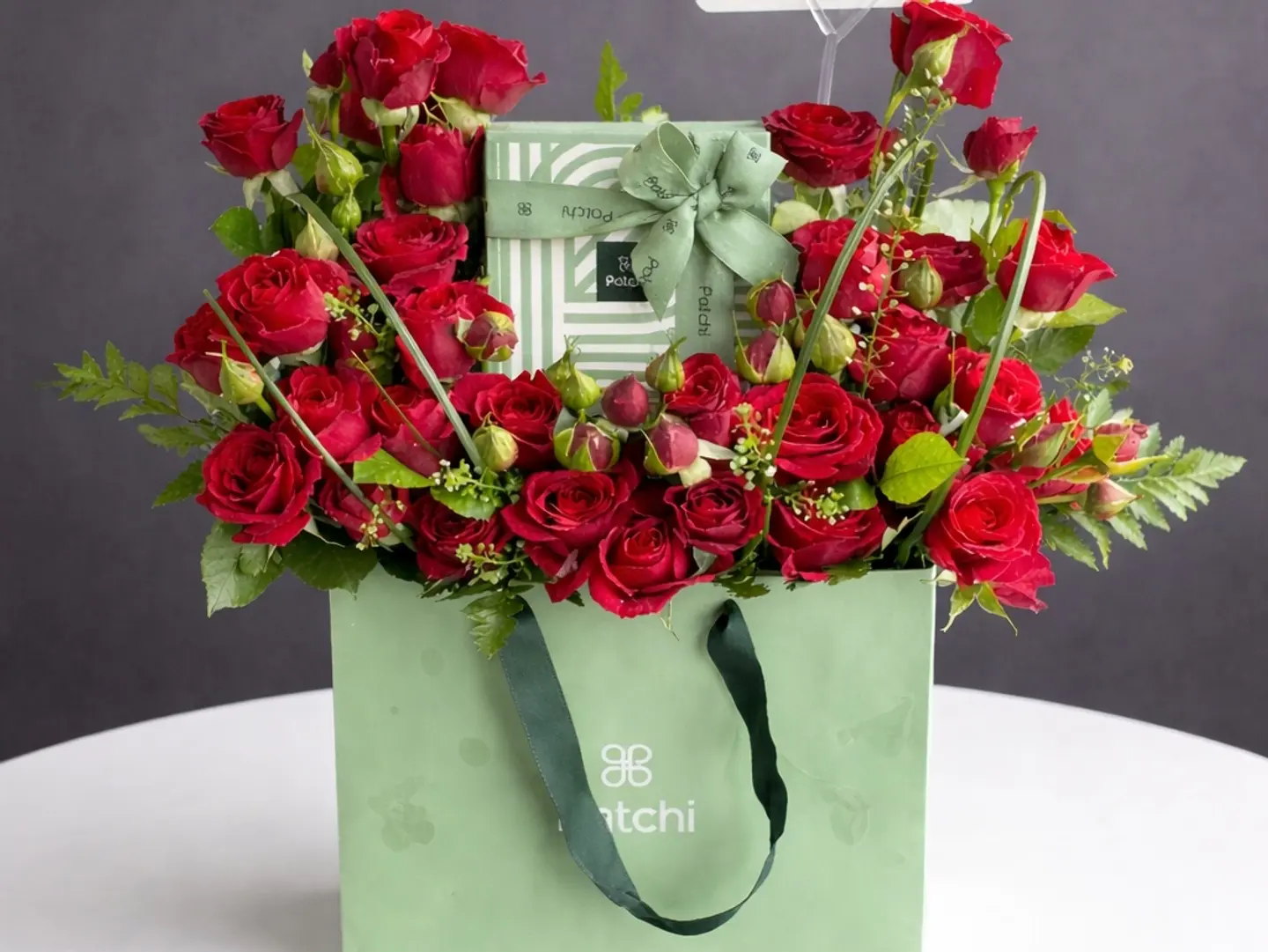 Anoush Package Quarter Kilo With Pink Baby Roses And Red Roses