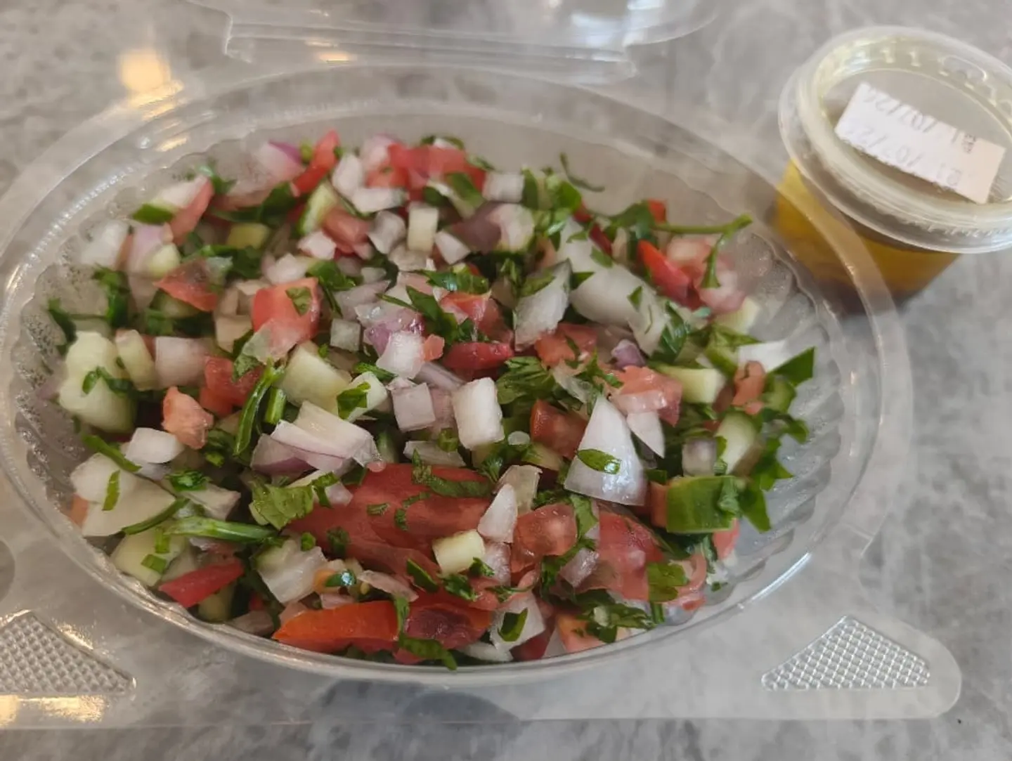 سلطة خضراء شيرازي