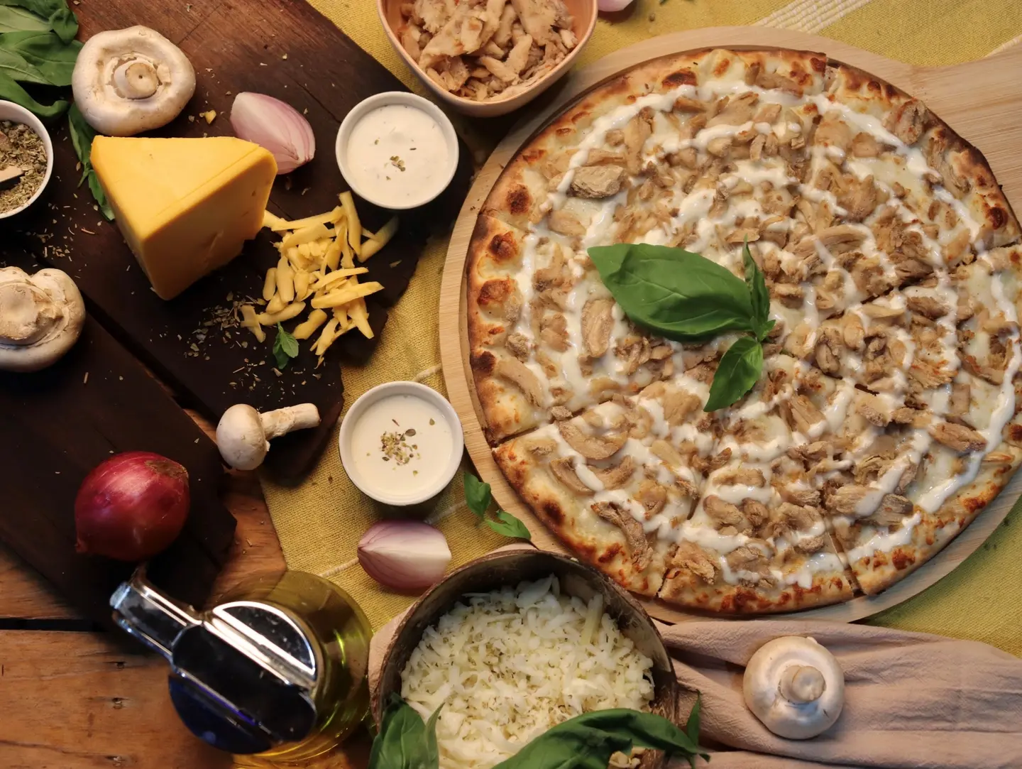Chicken Shawarma Pizza With Ranch And Garlic Sauce - Shawarma Pizza With Ranch Or Garlic Sauce Pizza With Ranch Medium