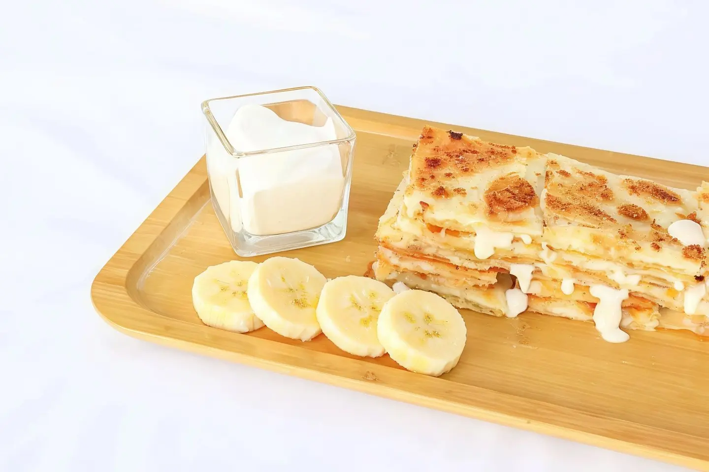 Mutabbak Cream With Banana & Honey