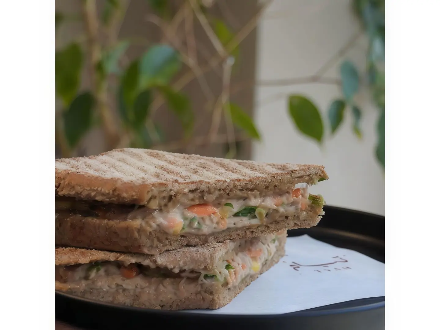 ساندوتش تونه
