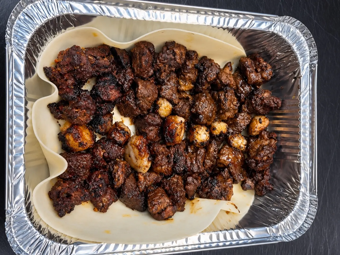 Bahraini Lemon Tikka Plate 6 Skewers Leeks Sauces Regular White Bread