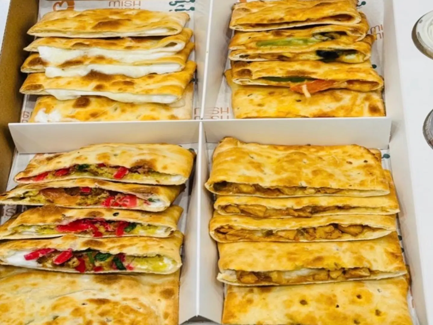 Khuboz Wa Simsim Pies Box