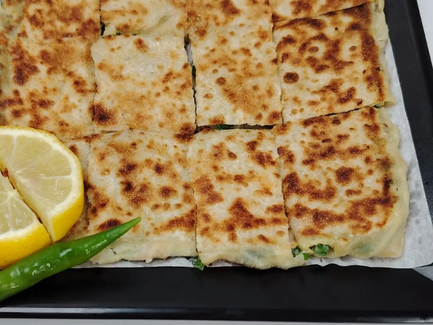 مطبق خضار جبنة شيدر بالتونة