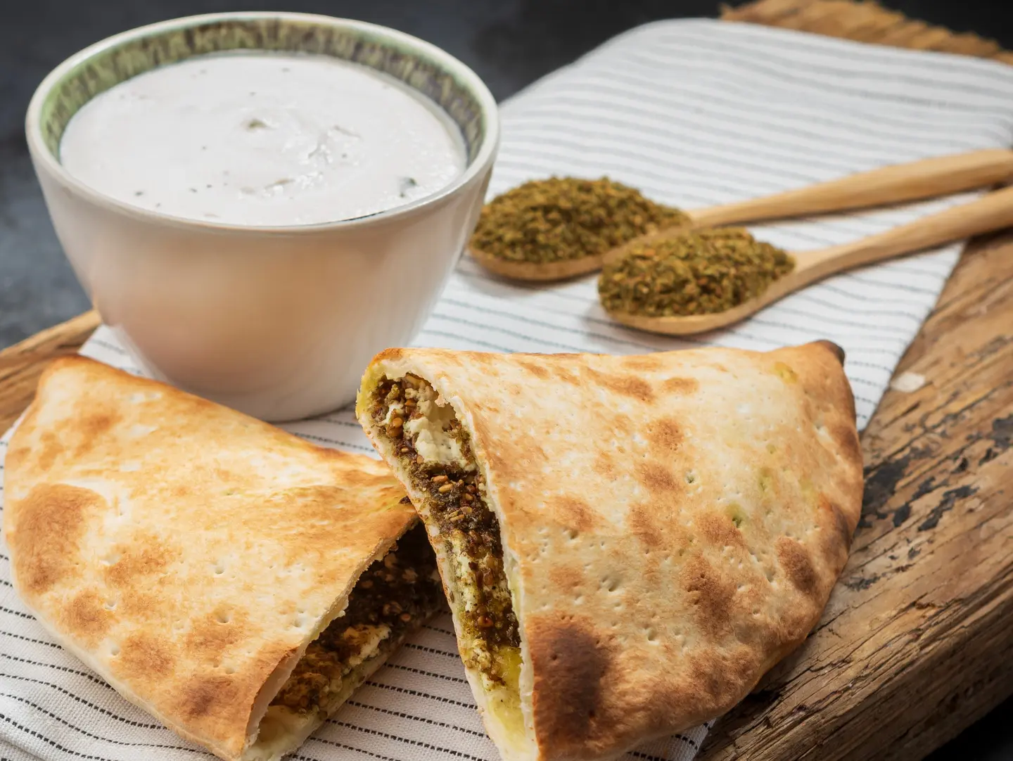 فطيرة زعتر ولبنة