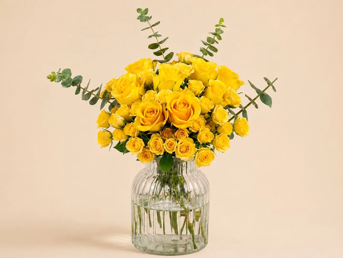 فازة ورود صفراء