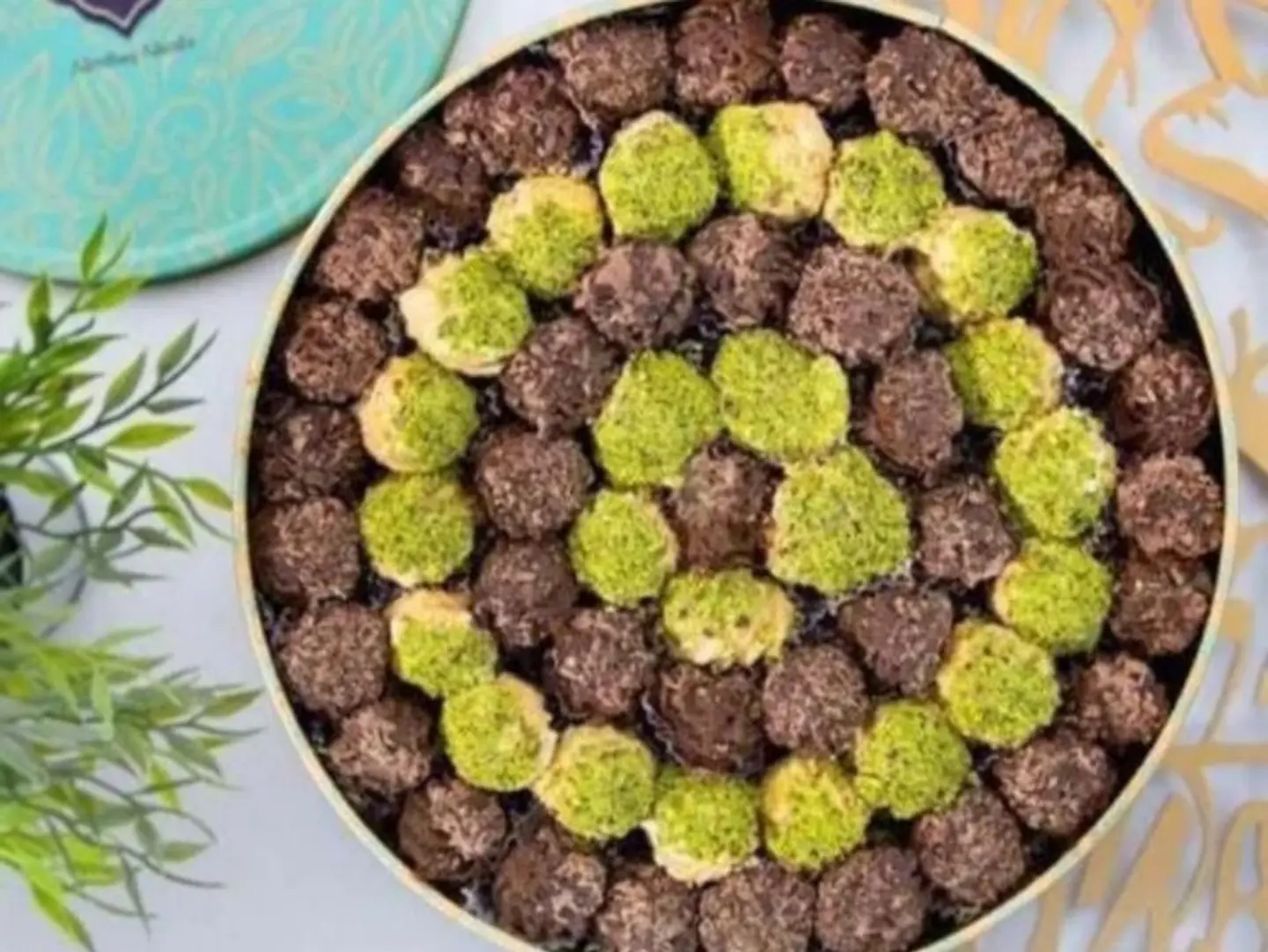 Large Arabic Flavor Petit Fours Box