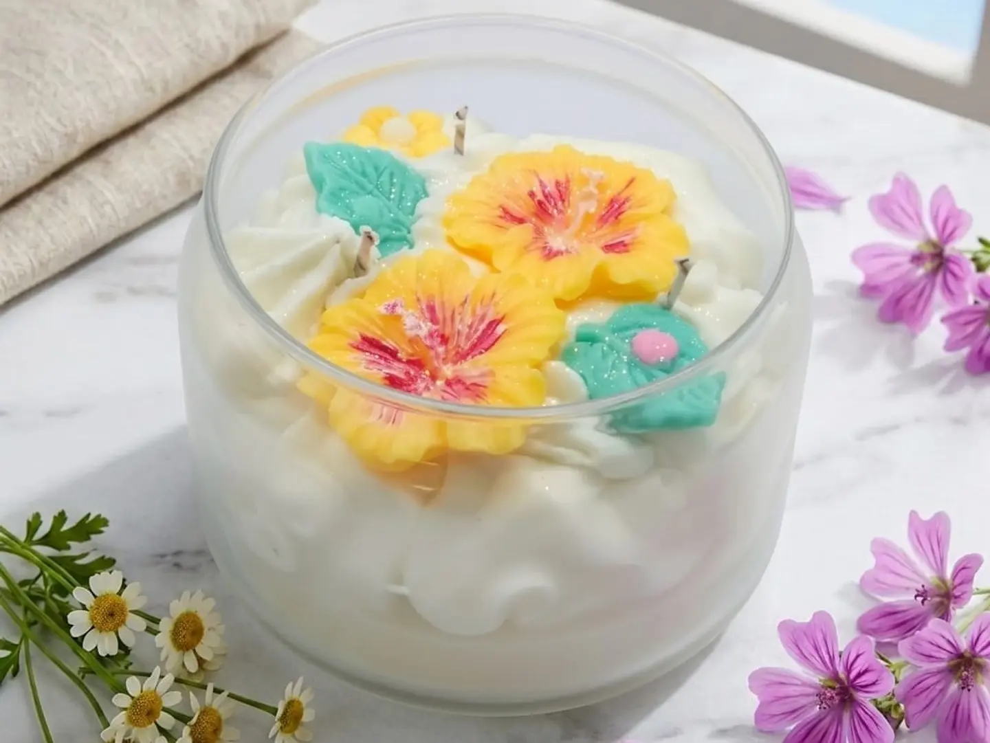 شموع طبيعيه معطره