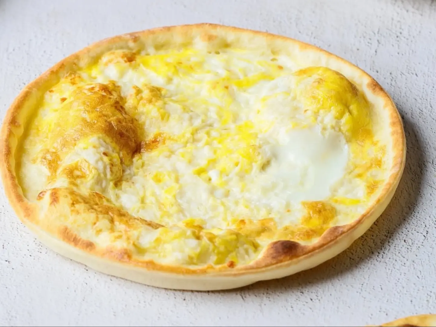 فطيرة بيض مقلي جبن
