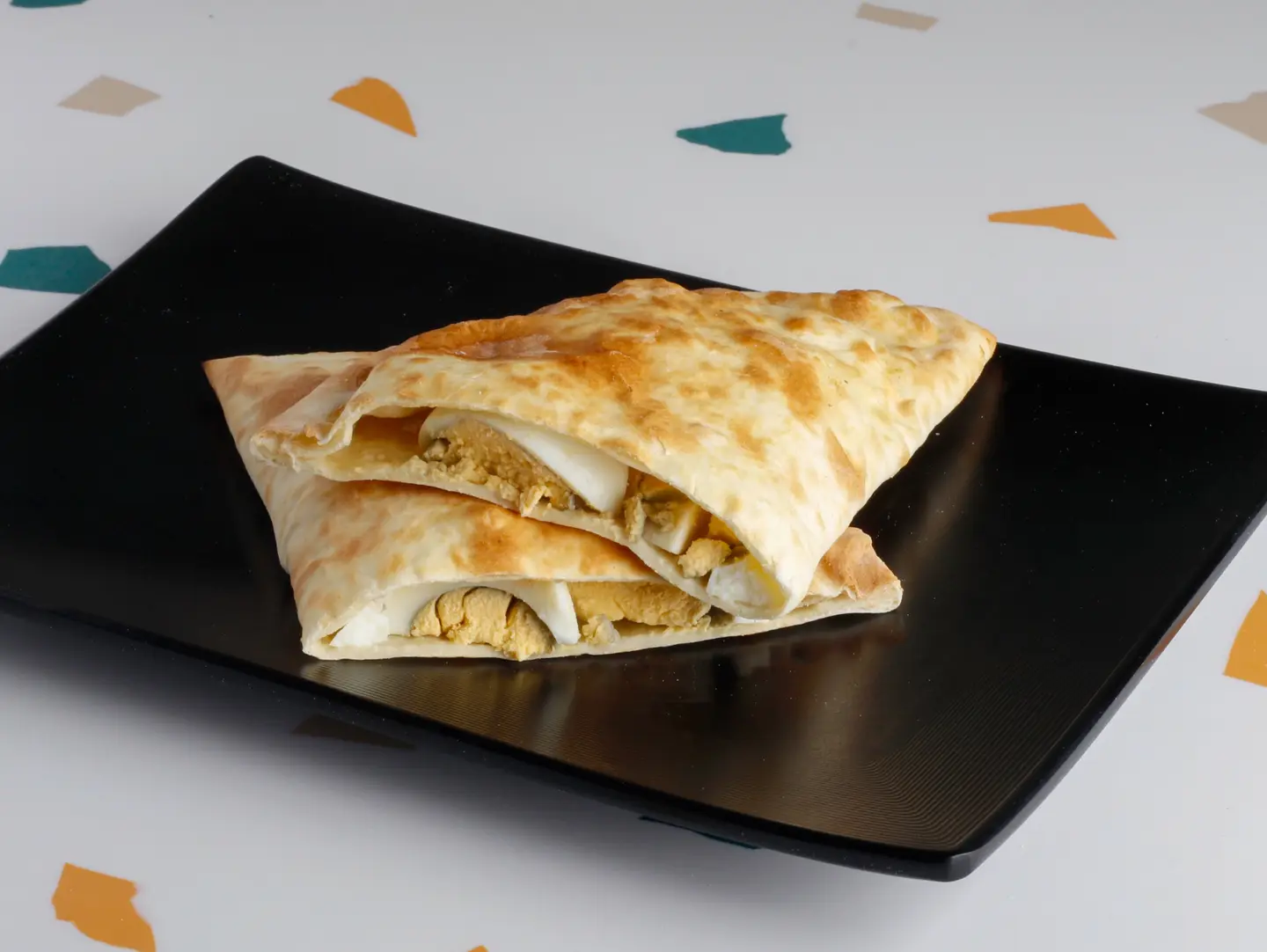 فطيرة بيض مسلوق جبن سائل