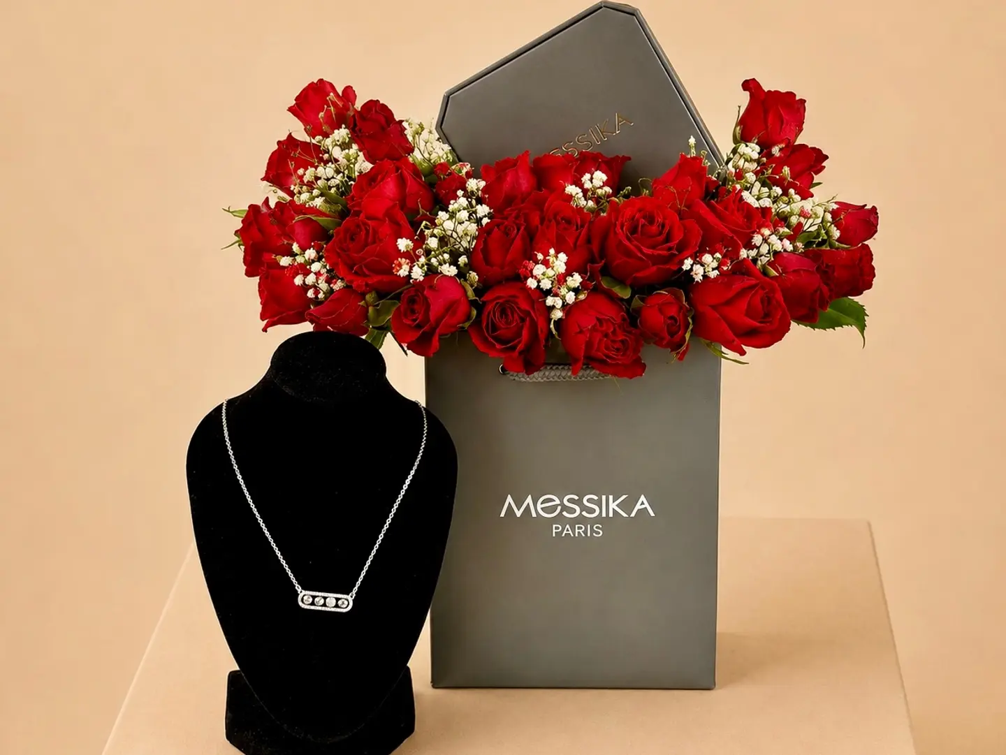 Copi Musk Necklace Arrangement