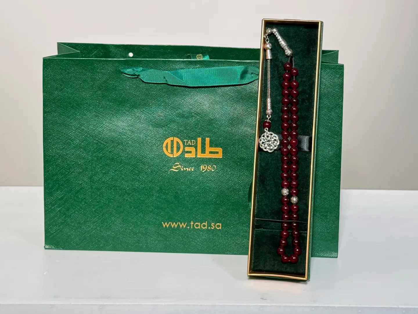 Tad Rosary, Luxurious Oud