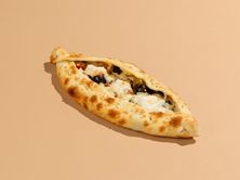 قارب فيتا ومكدوس و زيتون