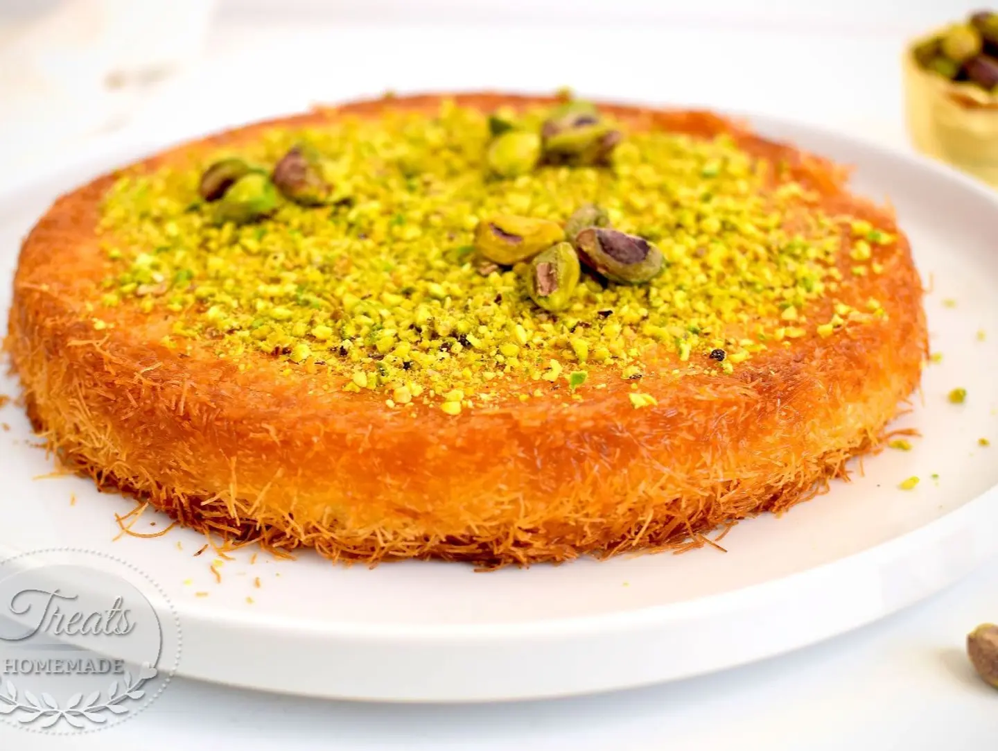 صغير كنافة جبن سائل