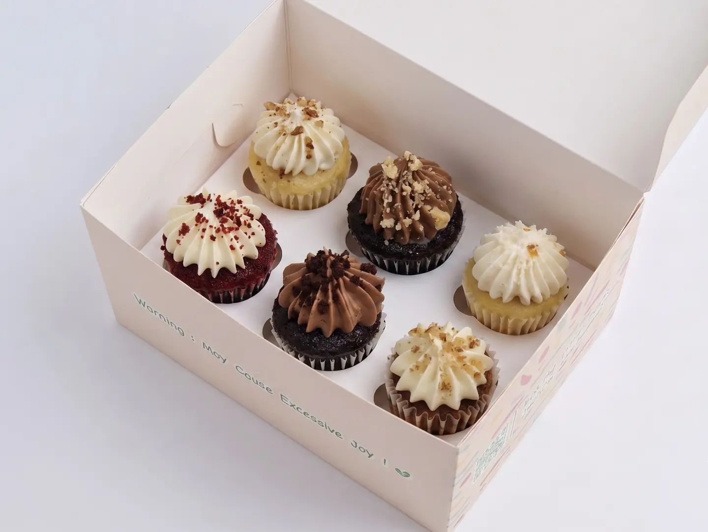 Luxurious Mini Cupcakes In Various Flavors - 6 Pieces
