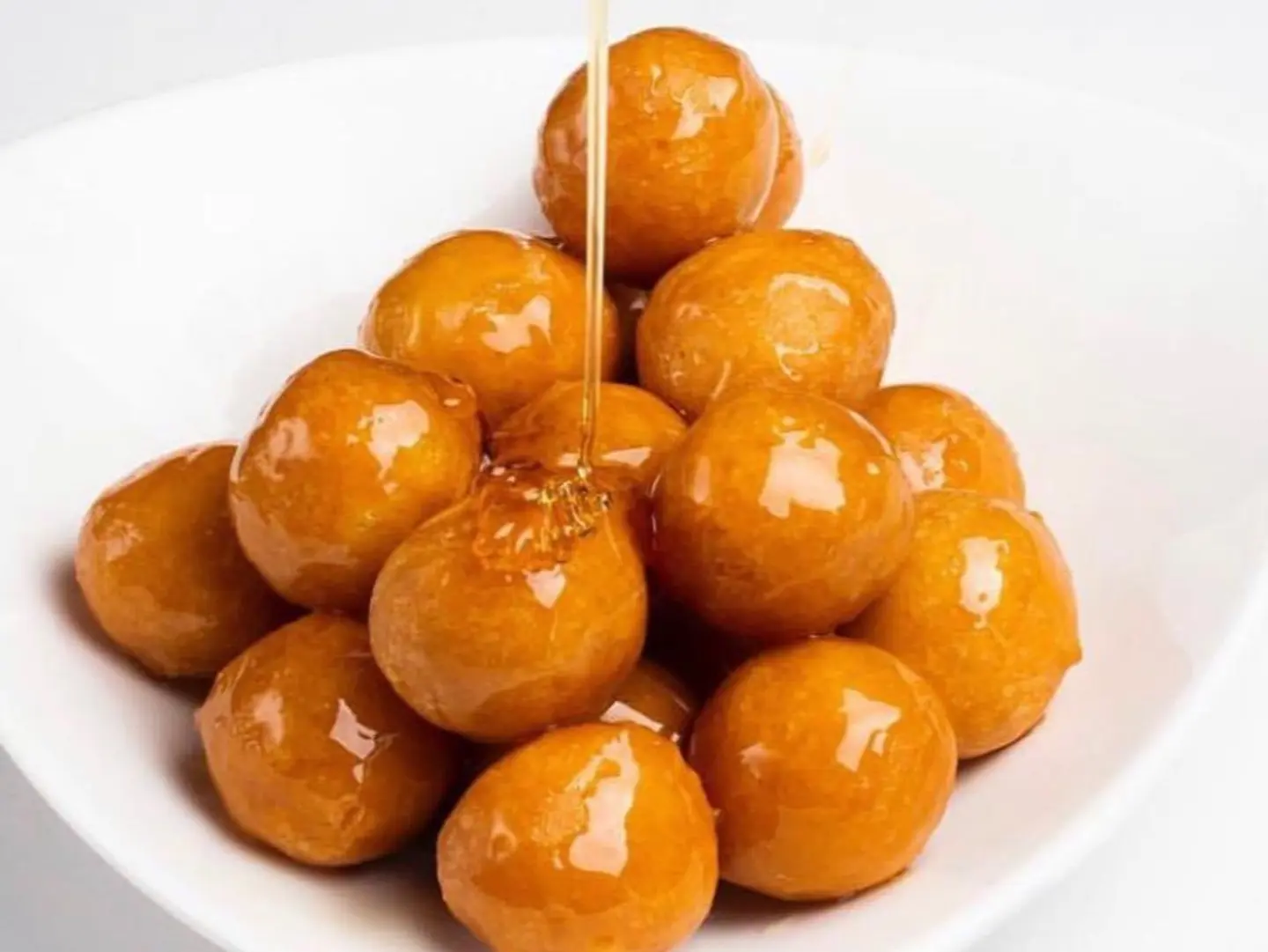 لقيمات علبة