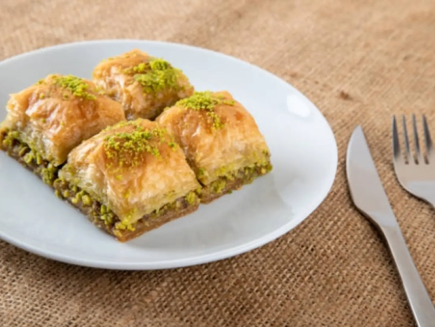 Turkish Baklawa Squares With Pistachio - Quarter Kilogram