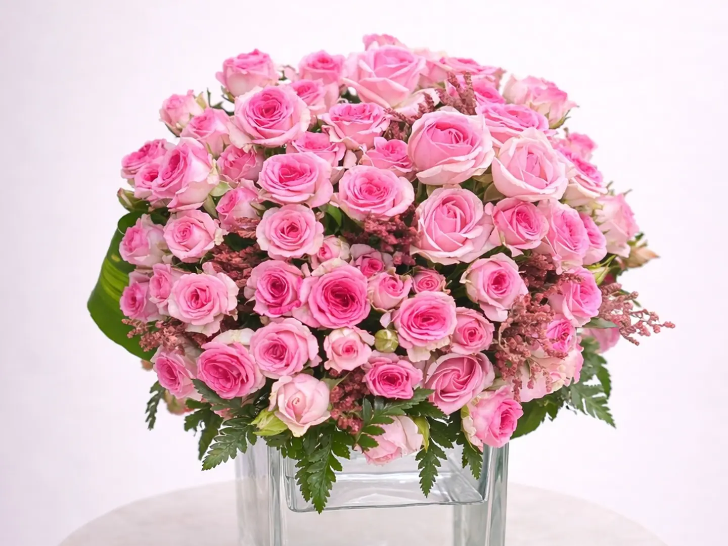 23 Luxury Pink Roses Arrangement In Vase