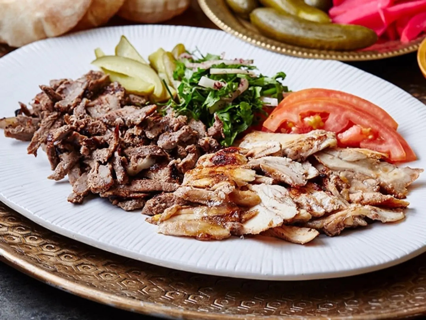 Plate Shawarma Mix Slice With Bread 3 Sous