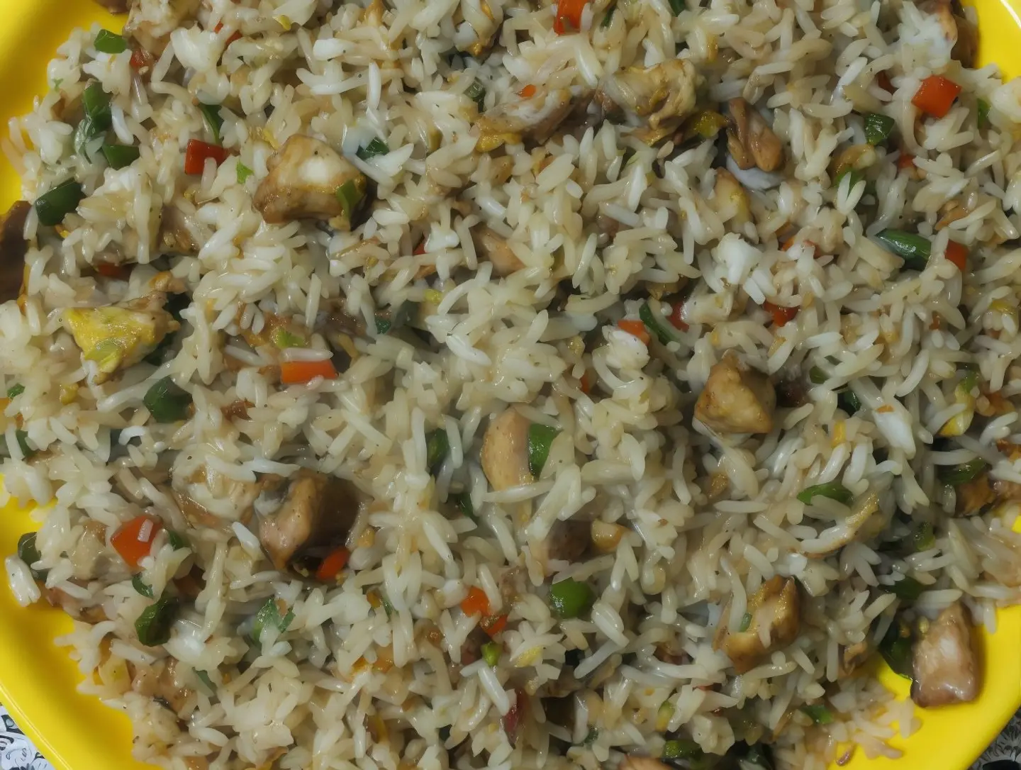 أرز دجاج ثلاثي