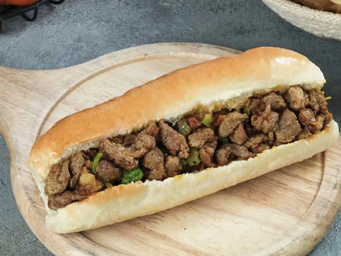 Spicy Minced Meat (Maqlaqal) Sandwich