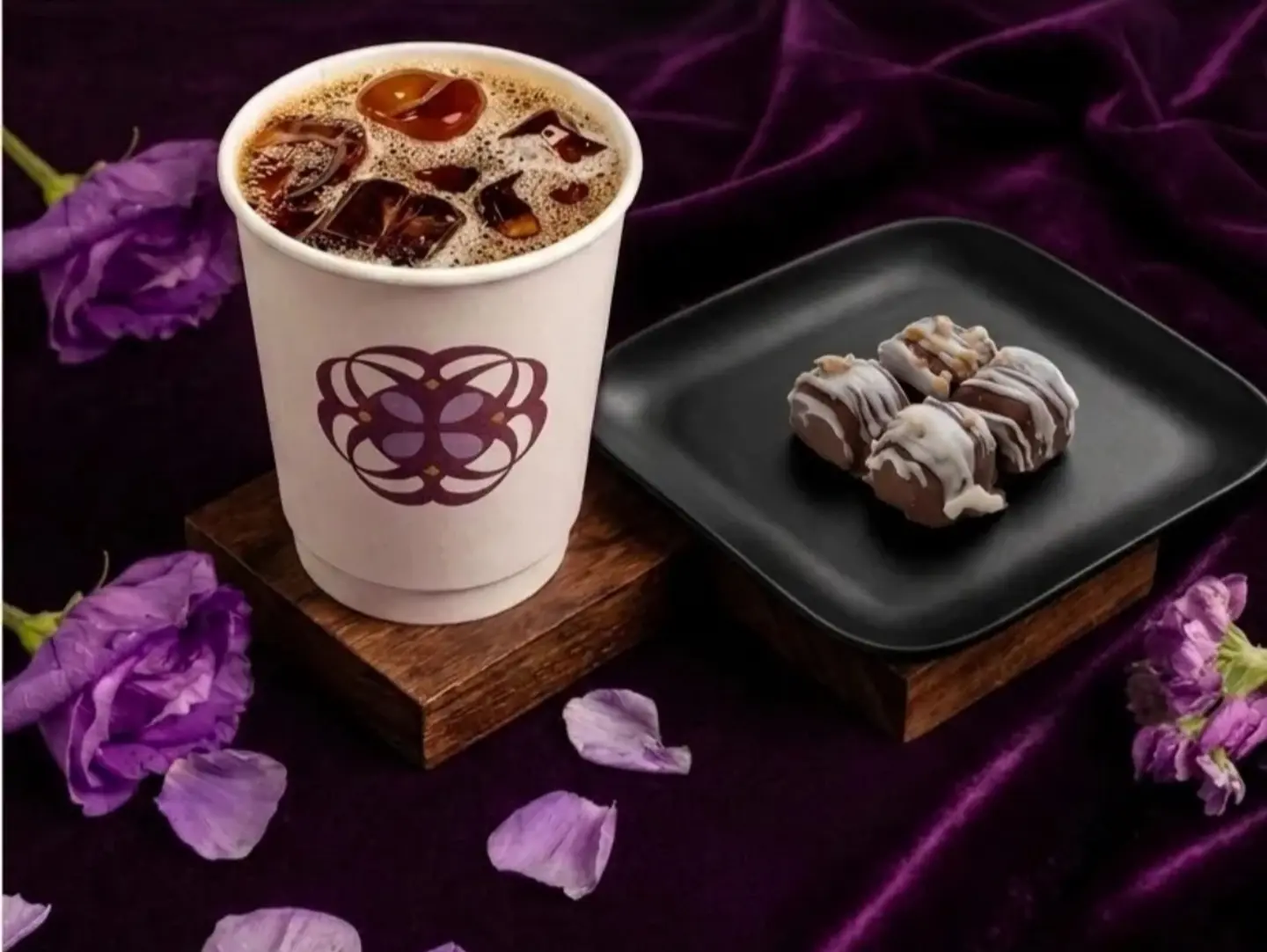 Elegant Duo Coffee Of The Day Brownie Complimentary Rose