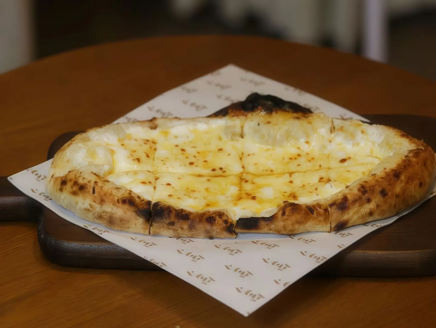 فطيرة نابولي لبنة وعسل